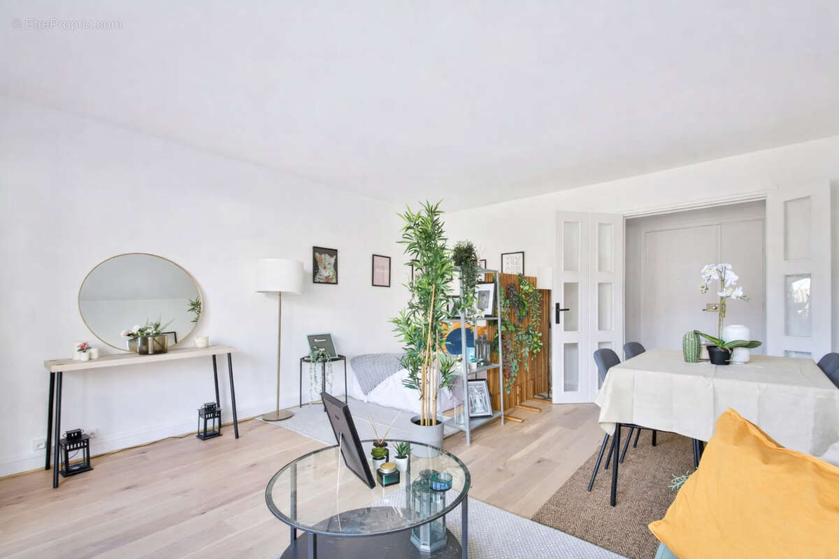 Appartement à PARIS-15E
