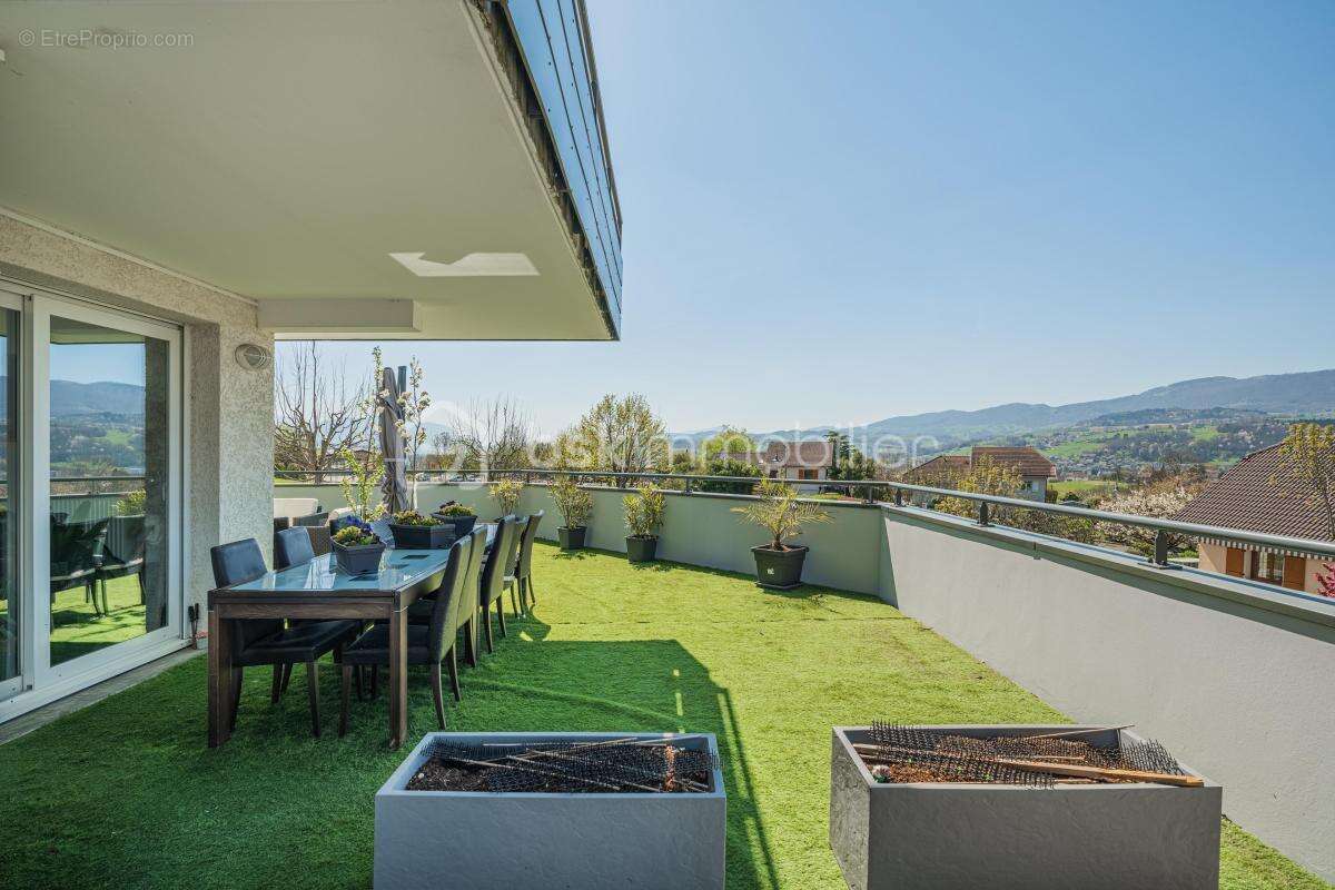 Appartement à SALES