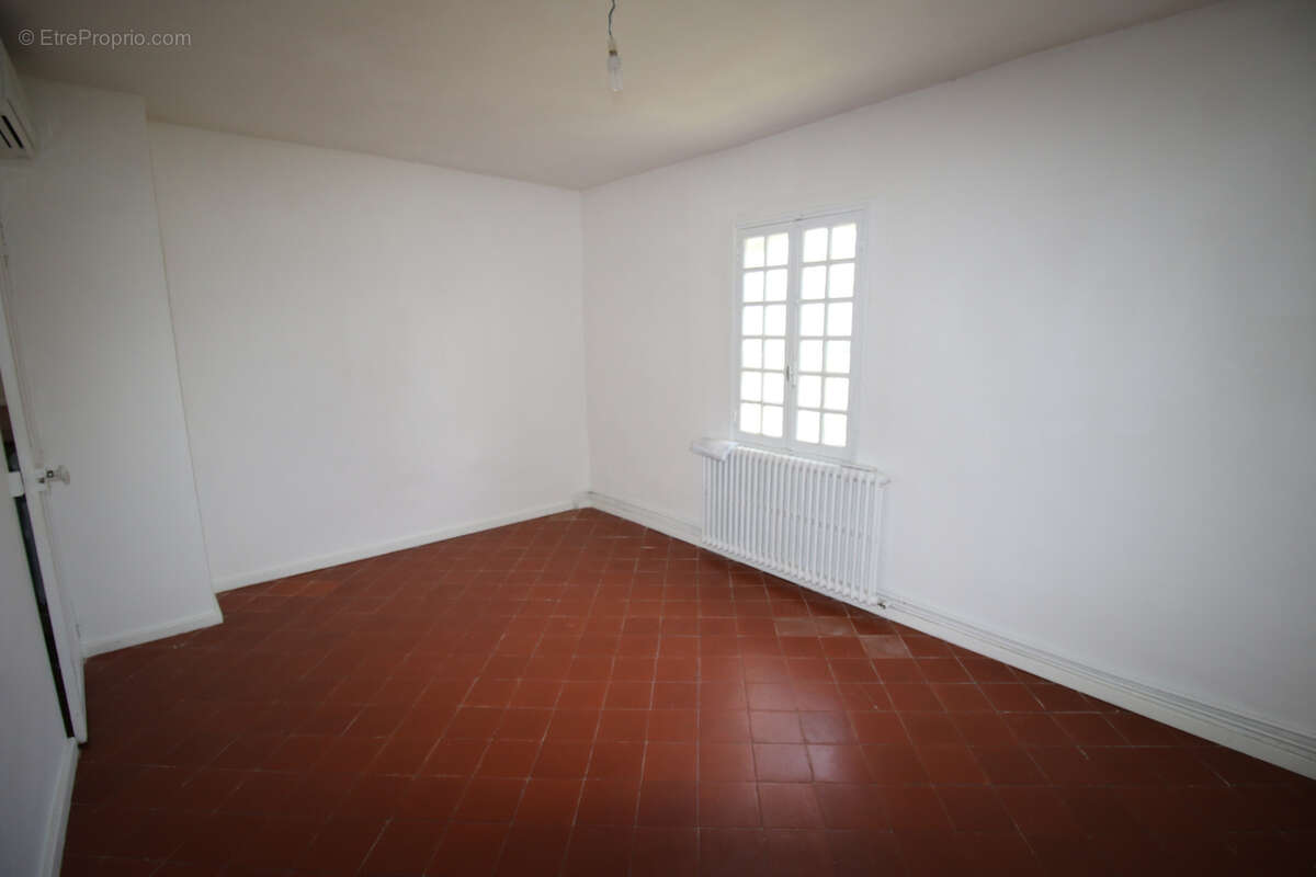 Maison à FONTVIEILLE