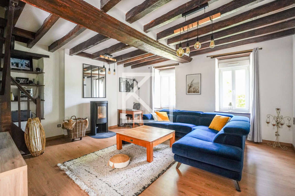 Maison à CONLIE