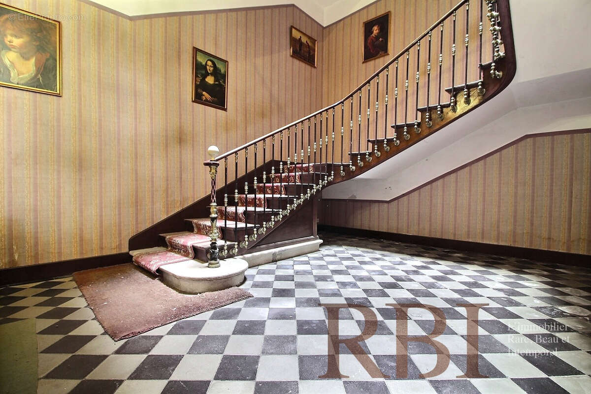 Maison à MONTESQUIEU-VOLVESTRE