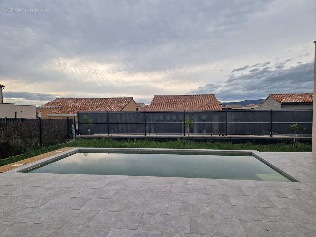 Maison à MONTELIMAR