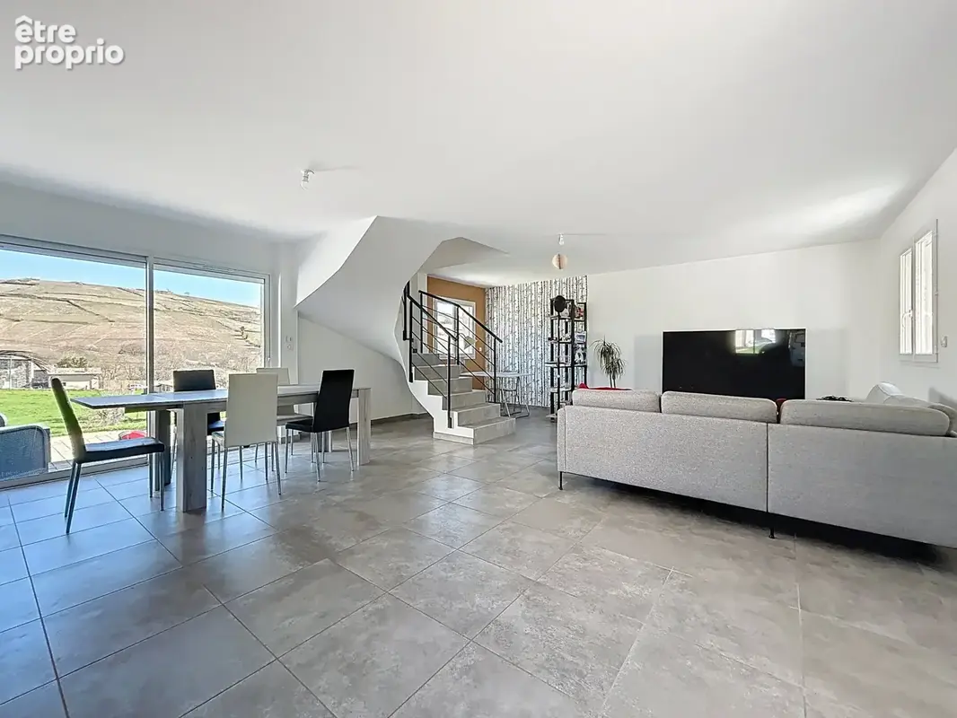 Maison récente de 111m2  à Juliénas  - en plein cœur du beaujolais - photo 2