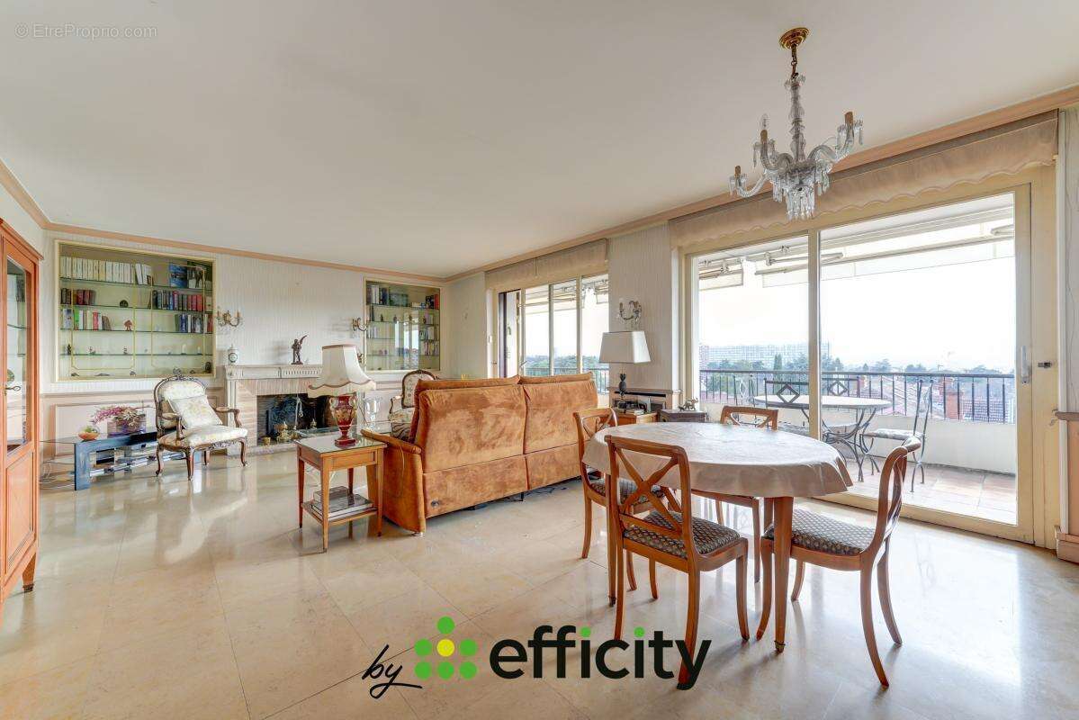 Appartement à BRON