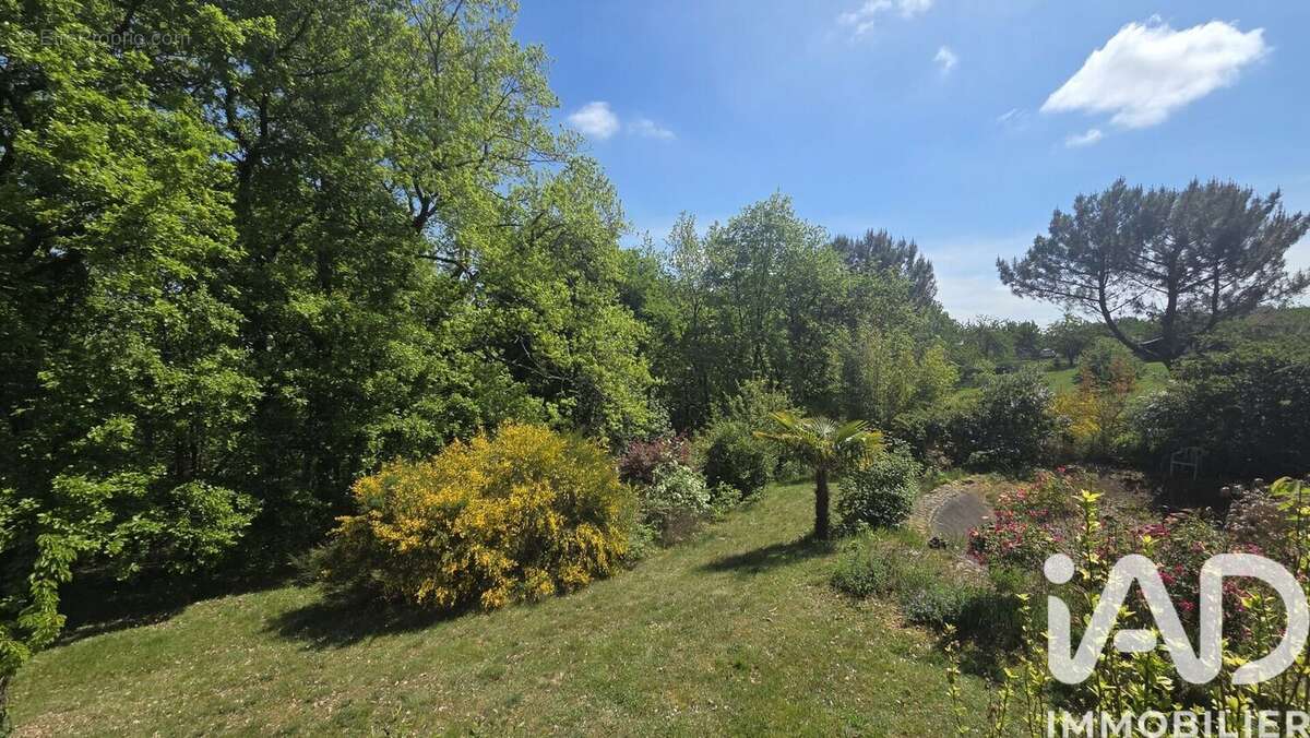 Maison 151 m² à Castelnau-Riviere-Basse  - photo 2