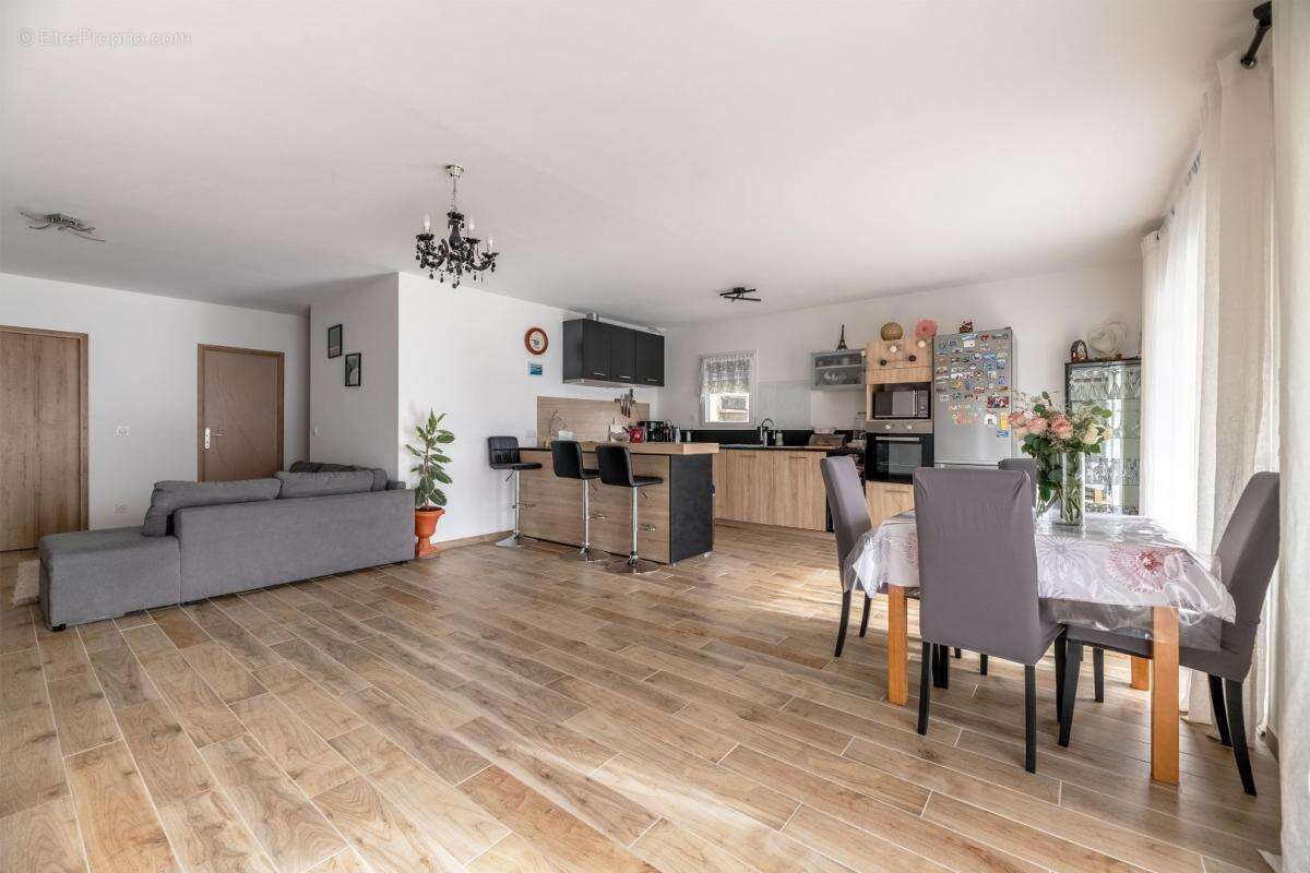 Maison à ALTILLAC