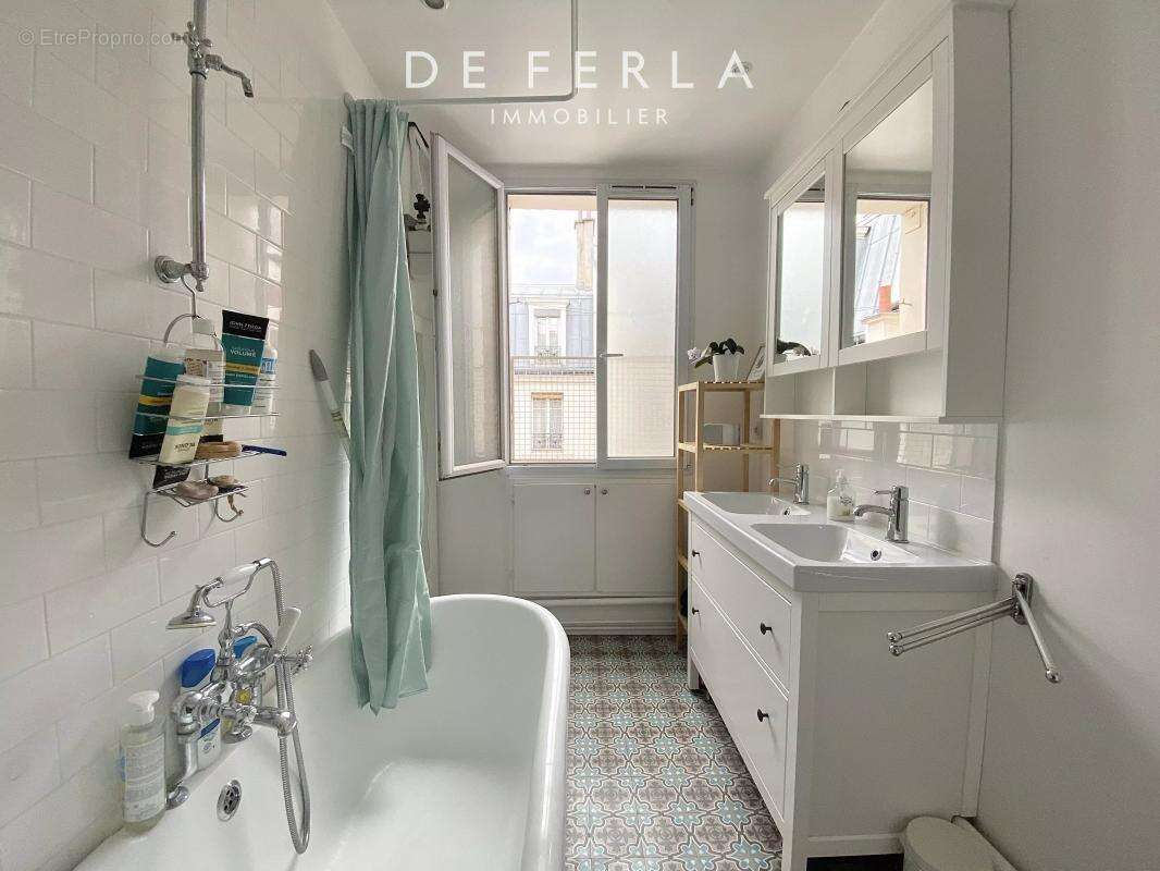 Appartement à PARIS-14E