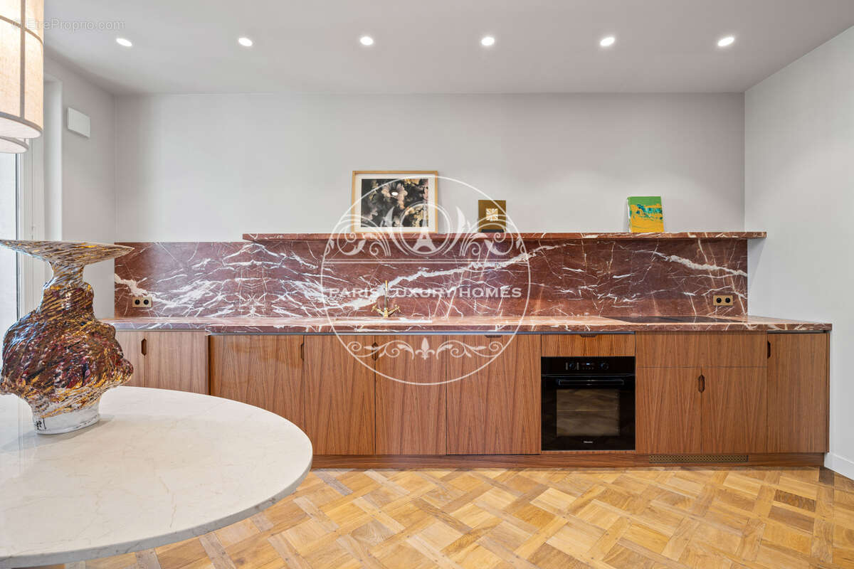 Appartement à PARIS-7E
