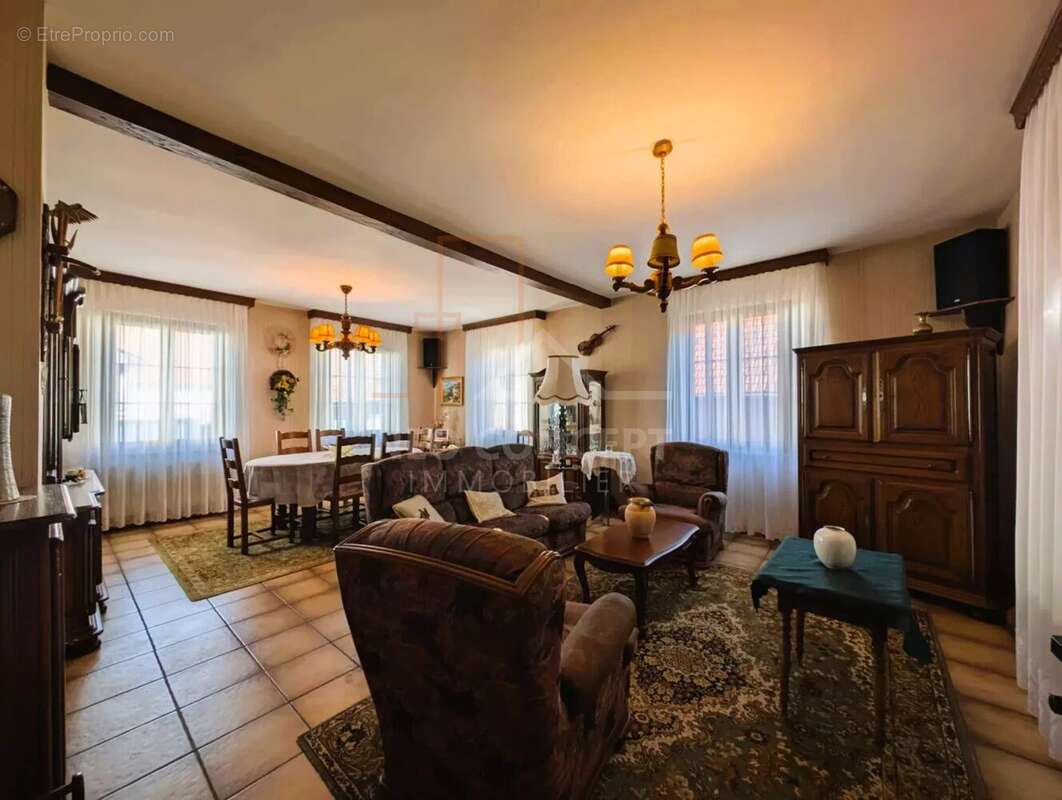 Maison à OBERHOFFEN-SUR-MODER