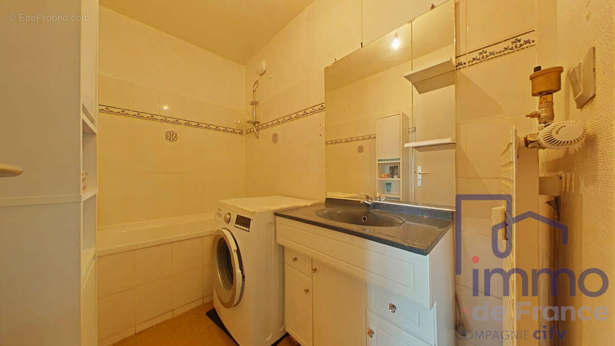 Appartement à SAINT-ETIENNE