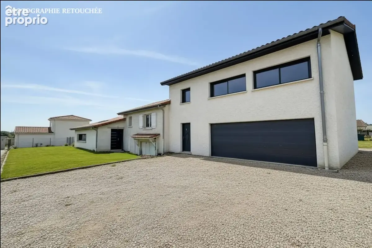 Maison 6 pièces 220 m² à vendre à Saint-Romain-Le-Puy (42610) - photo 2