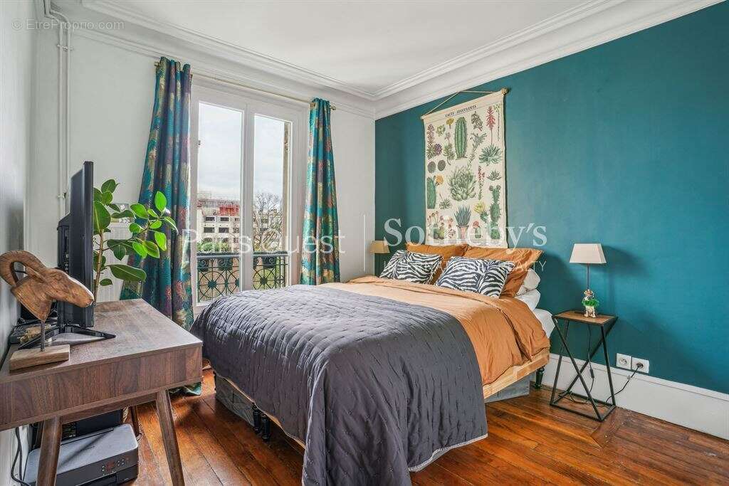 Appartement à NEUILLY-SUR-SEINE