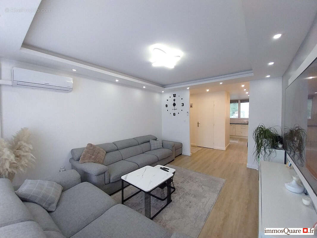 Salon  - Appartement à SASSENAGE