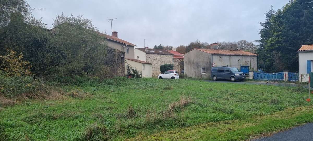 Terrain à LANDERONDE