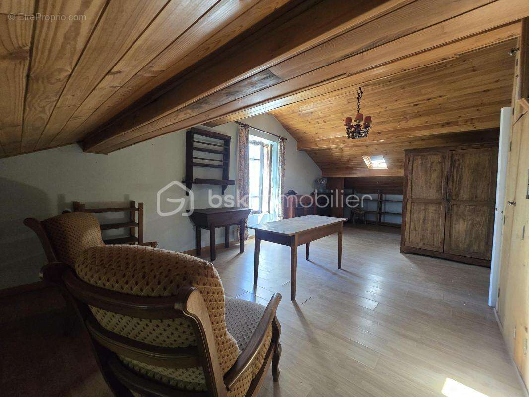 Authentique Maison 175 m2 de caractère avec grand terrain de 2 377 m² au Teil - photo 16