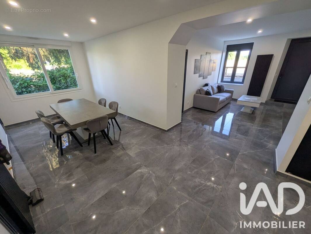 Photo 1 - Appartement à LA CHAPELLE-SUR-LOIRE