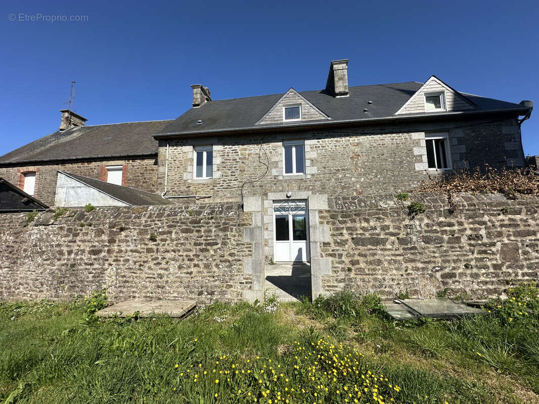 Maison à REFFUVEILLE