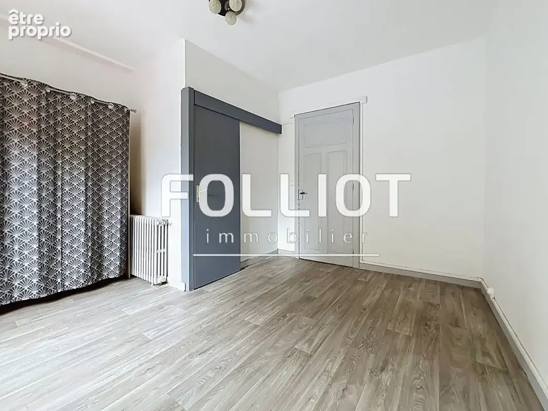 A VENDRE Appartement Fougères 2 pièces 32.50 m² - photo 2
