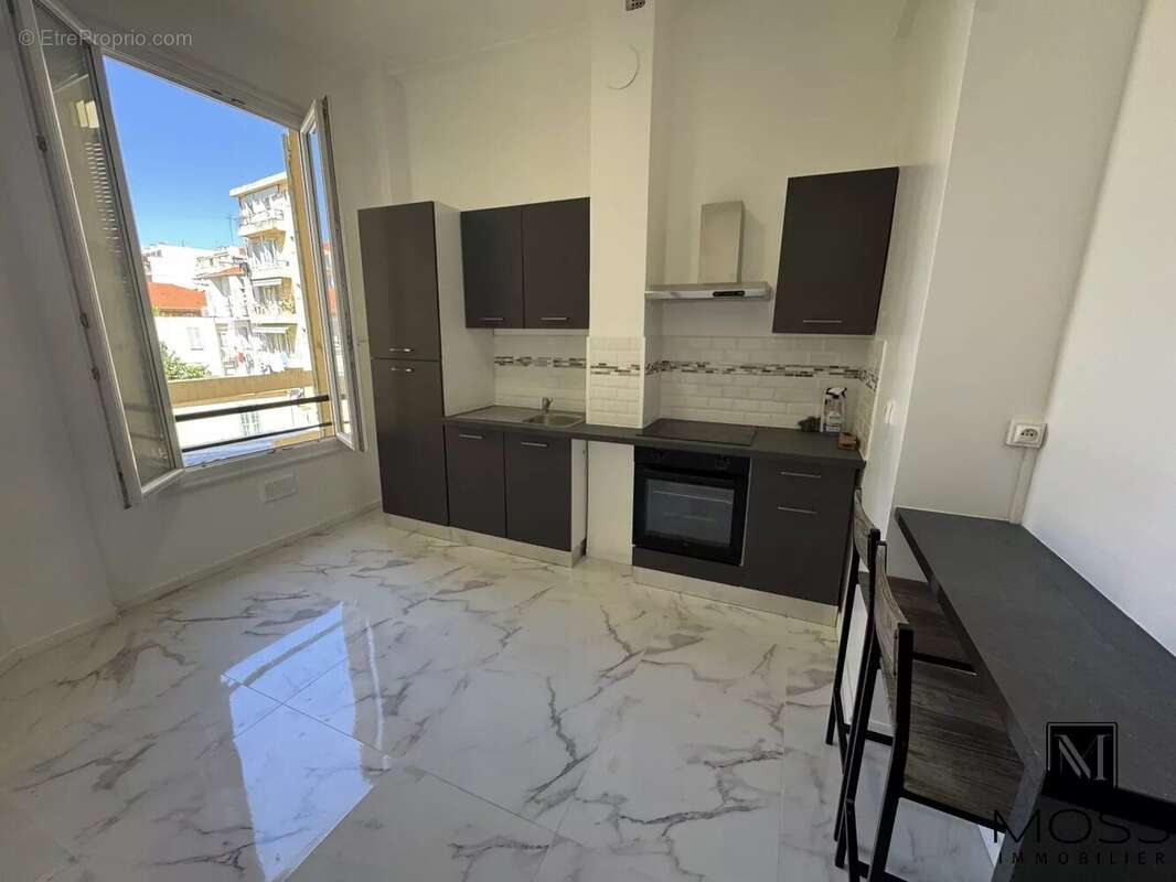 Centre ville / 3 pièces 103m2 refait à neuf avec balcon - photo 3