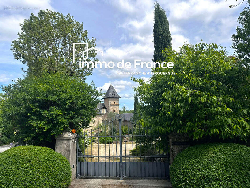 Propriété Villefranche de Rouergue, 168 m², 4 chambres, nombreuses dépendances sur 3816 m² de terrain clos attenant - photo 16