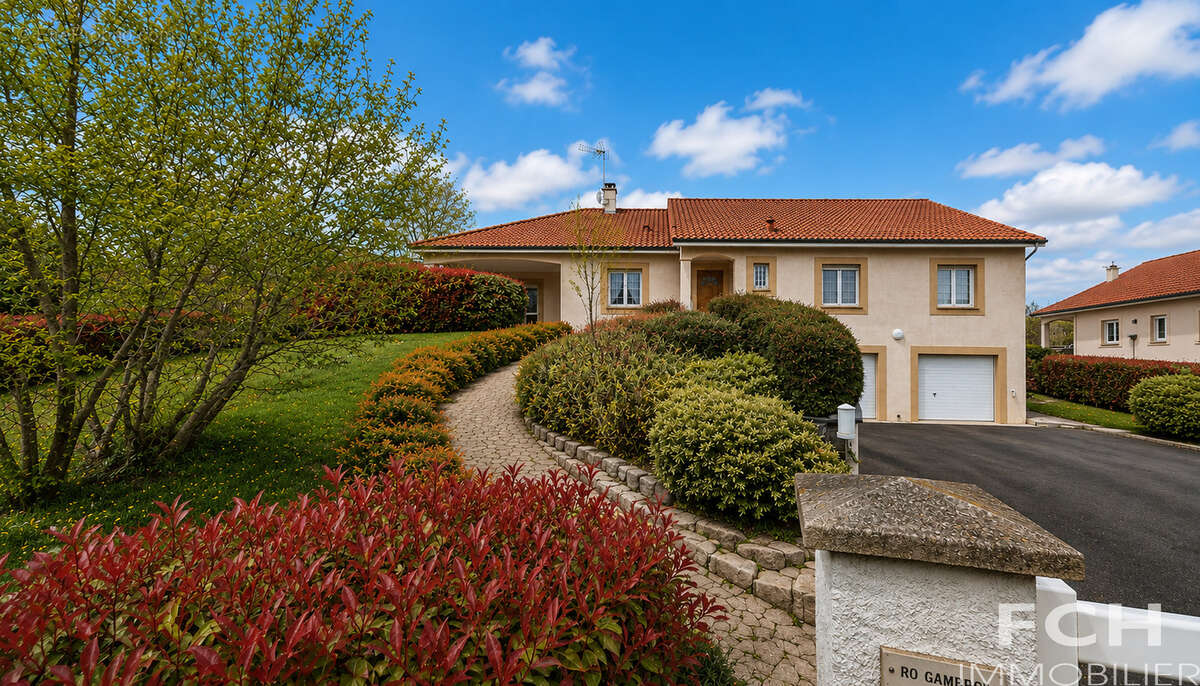 Villa 4 chambres, bureau, 2 garages, vue, proche toutes commodités - photo 22