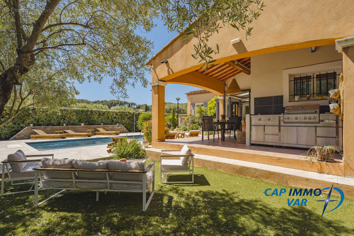 Maison à LE CASTELLET
