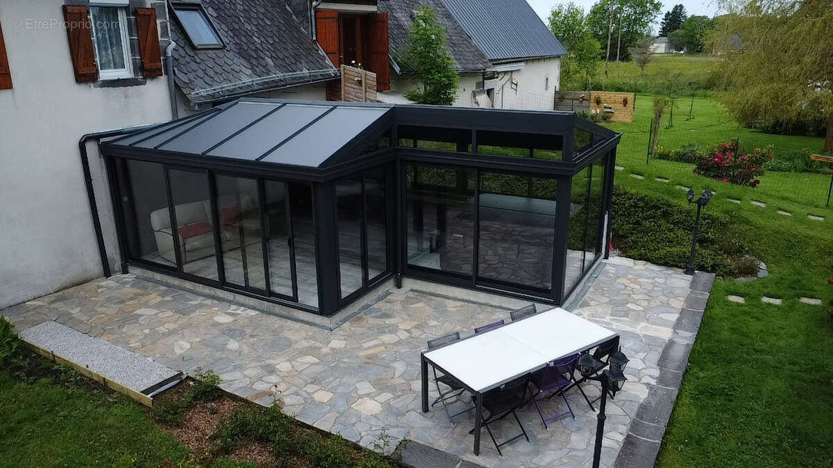 Maison à SAINT-SAUVES-D'AUVERGNE