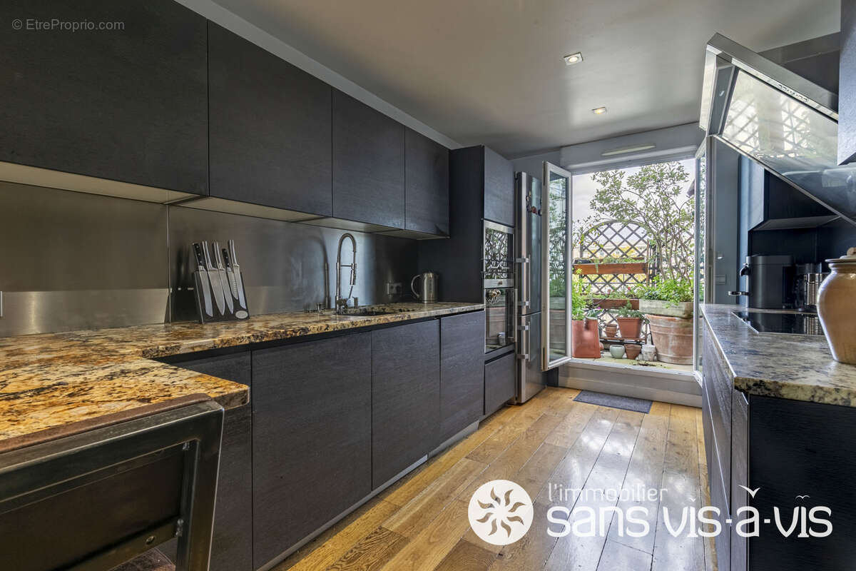 Appartement à COURBEVOIE