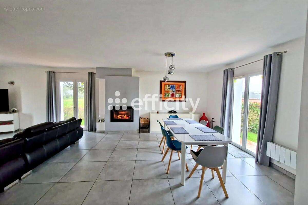 Maison à LE CELLIER