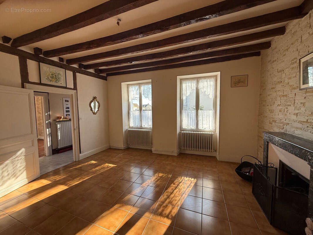 Maison 190 m² à La Berthenoux  - photo 4