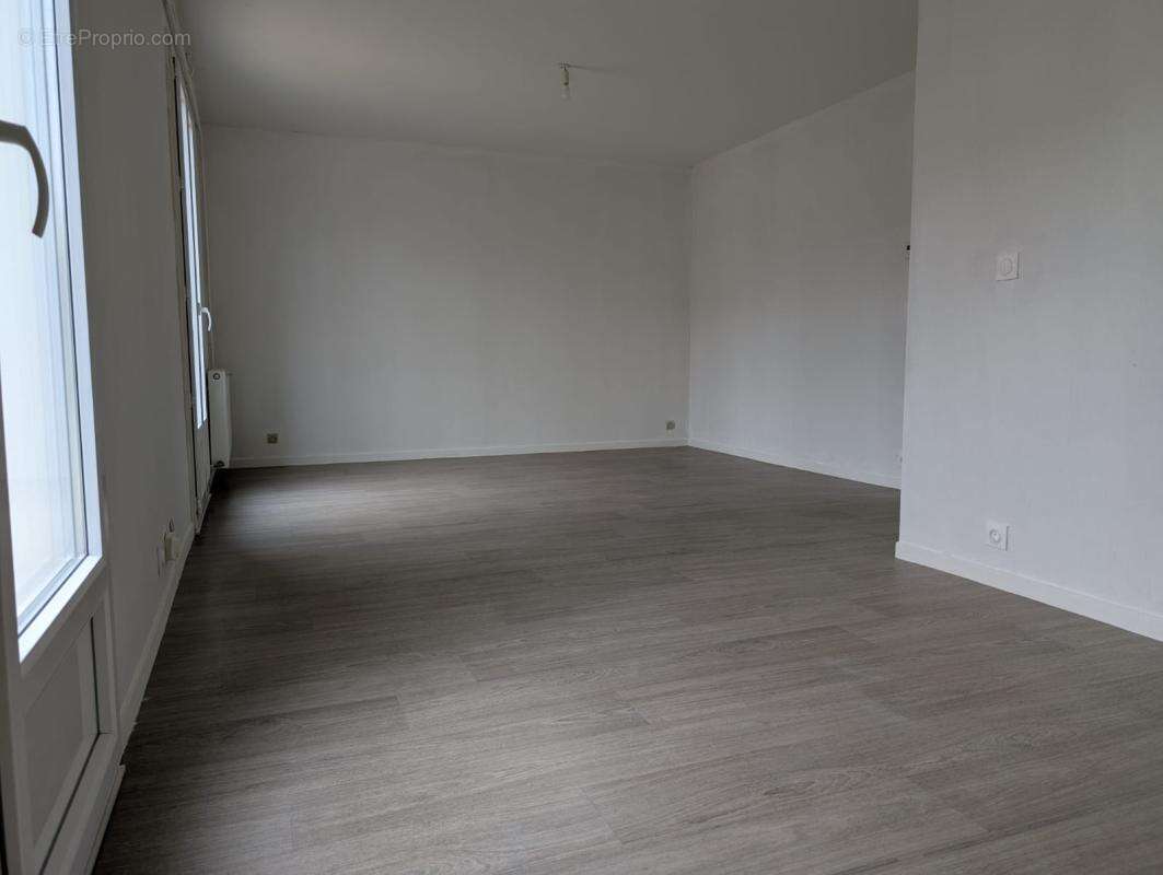 Maison à VALLON-EN-SULLY