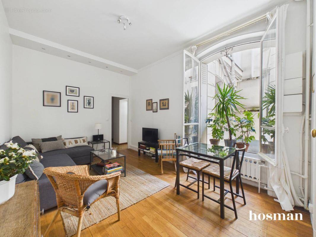Appartement à PARIS-17E