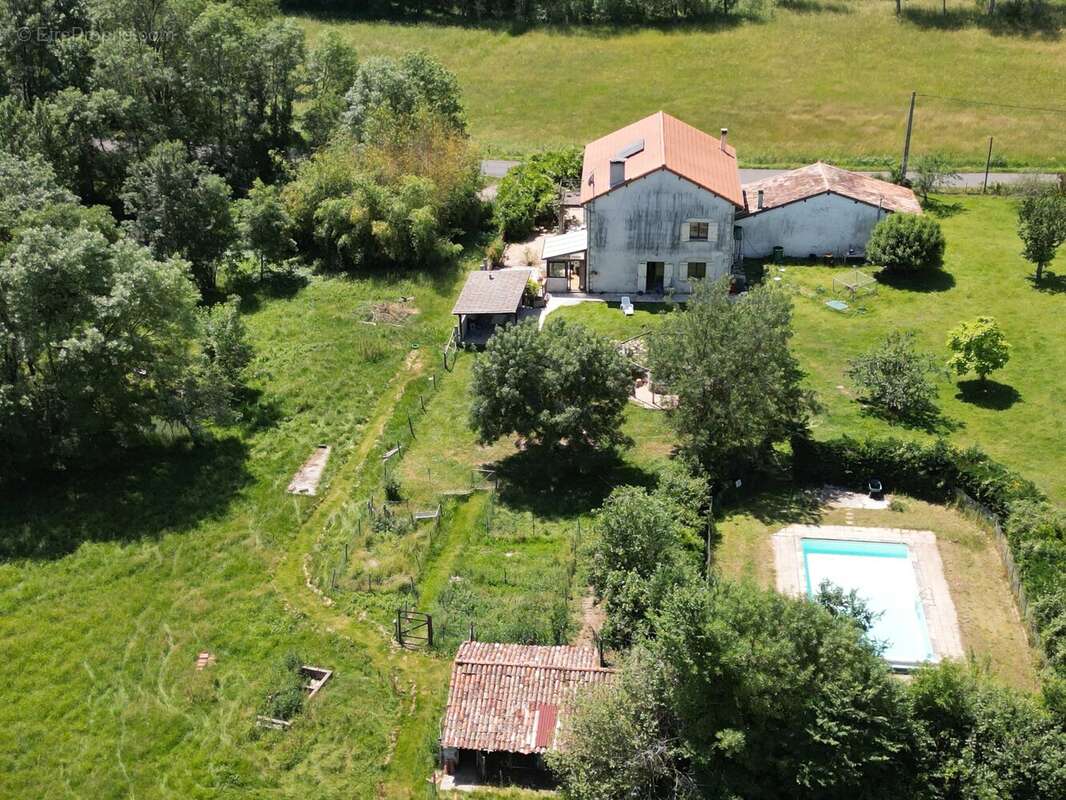 Maison à SAINT-AIGULIN