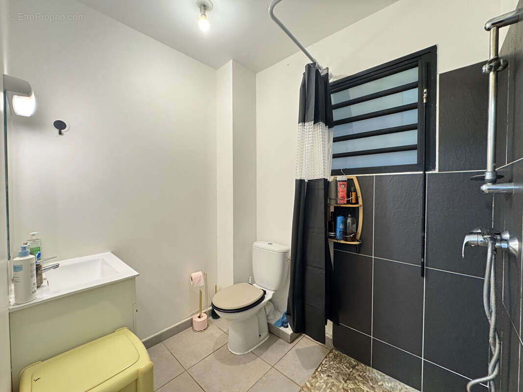A VENDRE - Saint-Denis centre-ville - Appartement T2 avec jardin proche du Jardin de l'Etat - photo 11