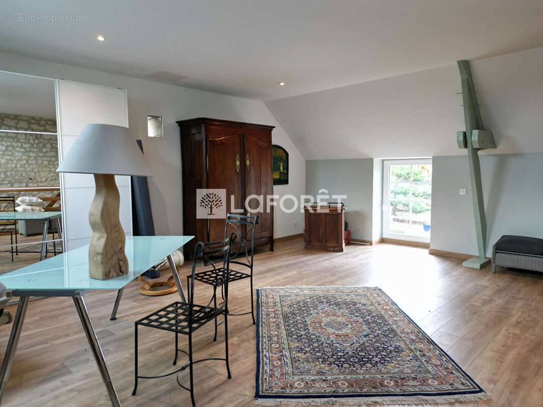 Maison à VERNEUIL-LE-CHATEAU