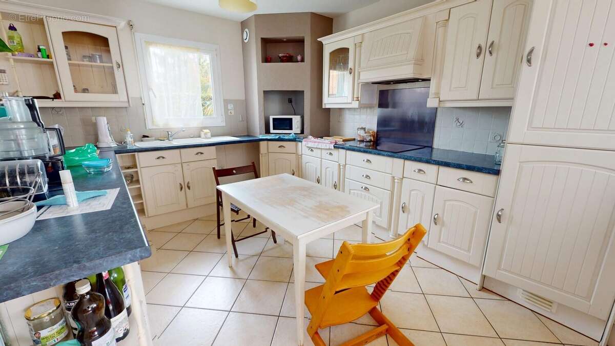 Maison à CHICHEBOVILLE