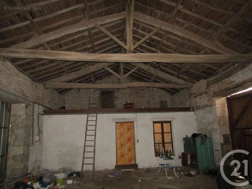 Maison à PIOUSSAY