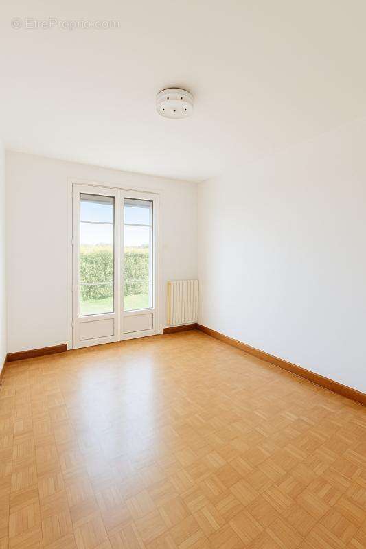 Maison à LA VILLEDIEU-DU-CLAIN