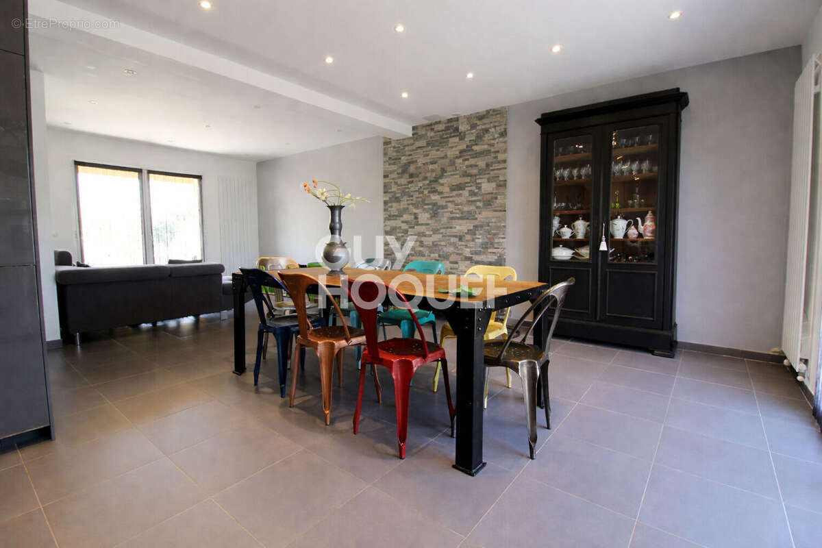 Maison à VERNEUIL-L'ETANG