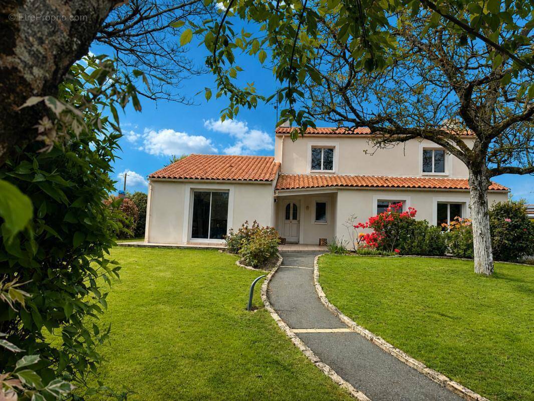 Maison à LES CLOUZEAUX