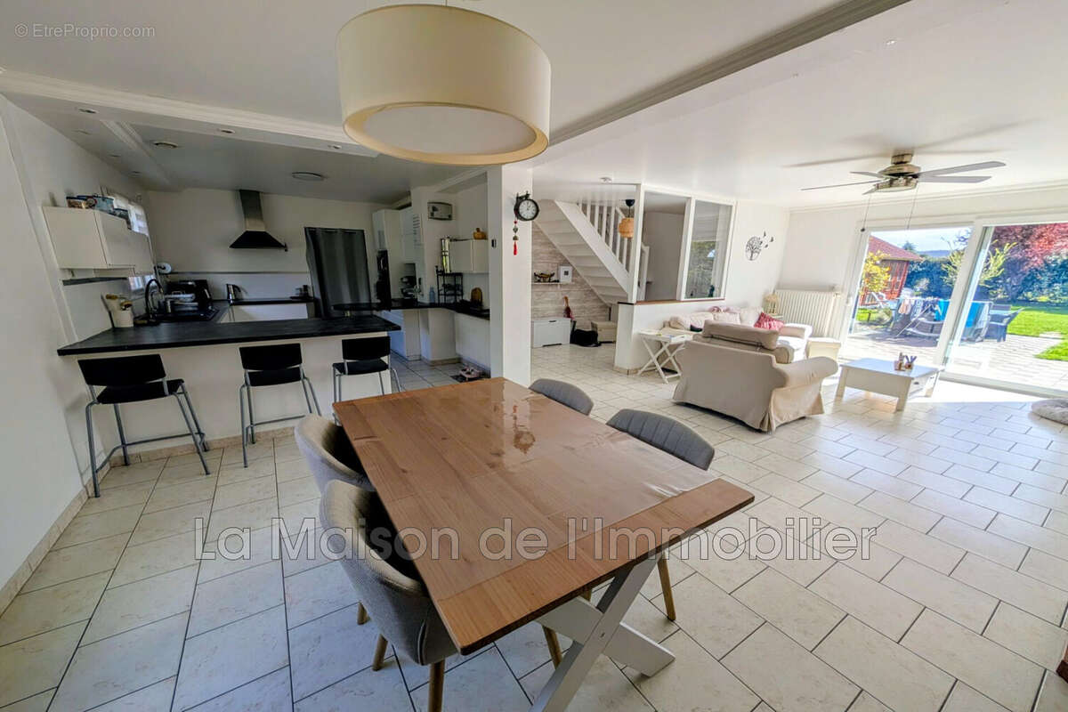 Maison à CRIQUEBEUF-SUR-SEINE