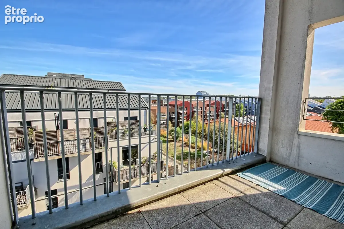Bassins à flot, T2 de 47m2 avec terrasse 30 m2 plein sud, balcon et garage - photo 12