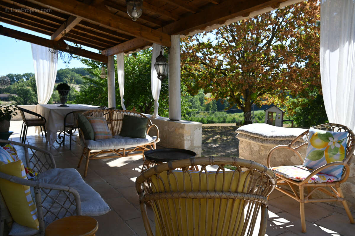 Maison de campagne de charme avec maison d’amis, piscine et vues panoramiques - photo 8