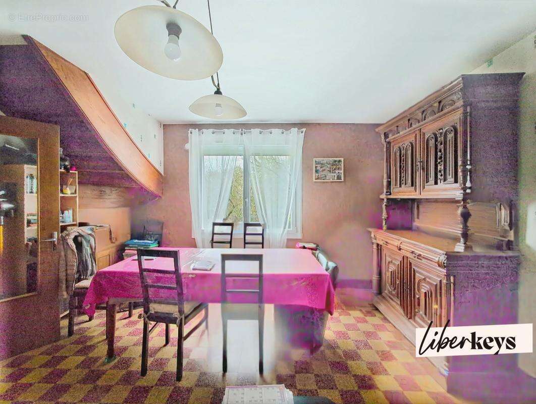 Maison à MONTREUIL-BELLAY