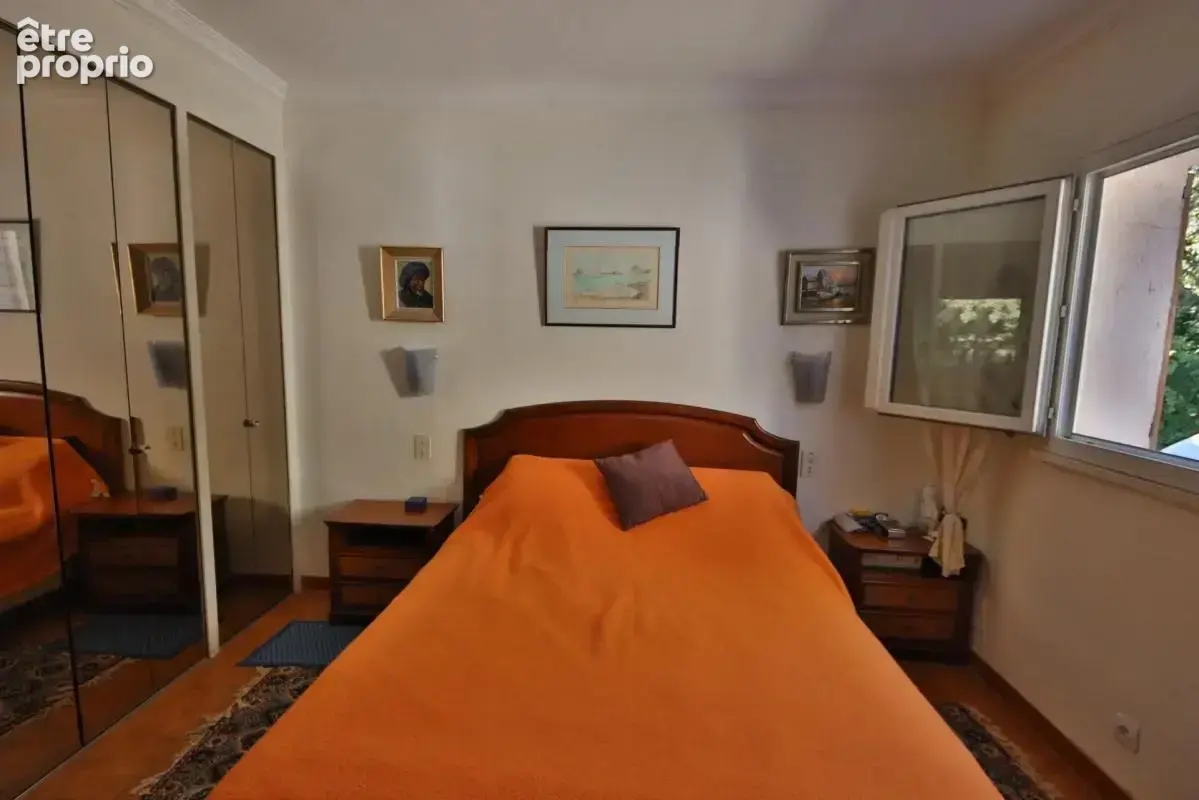 Maison de 7 pièces de 203 m² à Nîmes - photo 7
