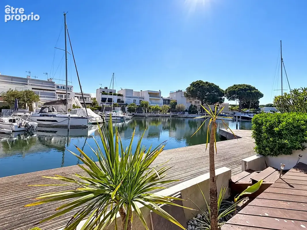 PORT CAMARGUE Magnifique marina 3 pièces de 77 m2 avec appontement 10*3 - photo 3