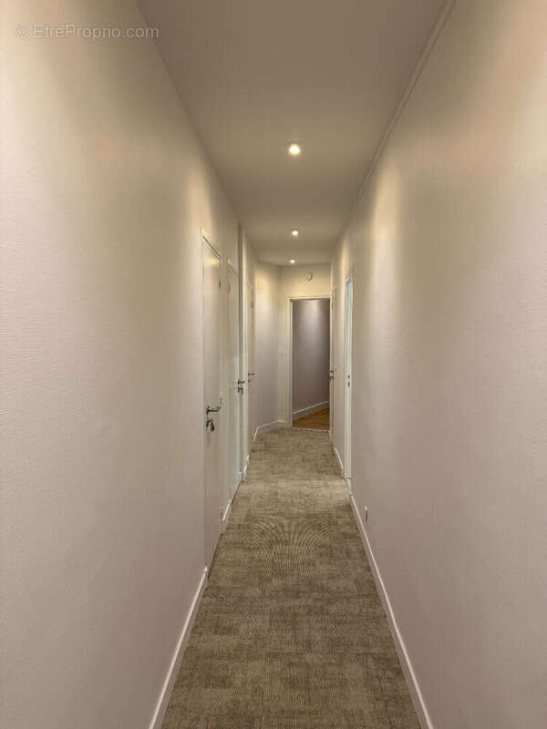 Commerce à PARIS-7E