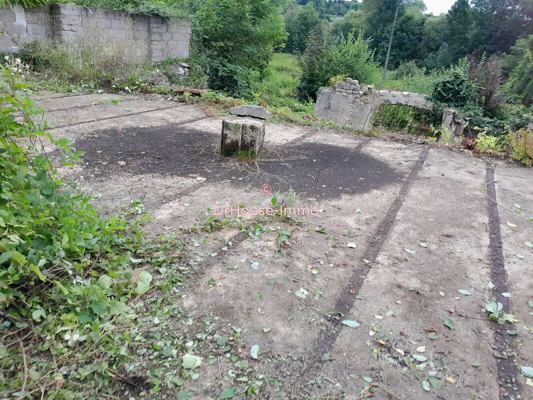 Terrain à BOURBONNE-LES-BAINS