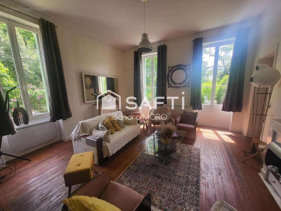 Maison 322 m² à Targon  - photo 5