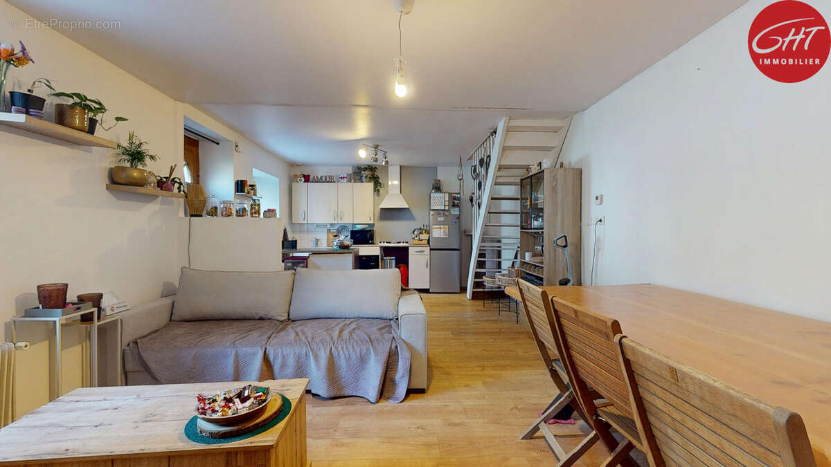 Appartement à HYEVRE-PAROISSE